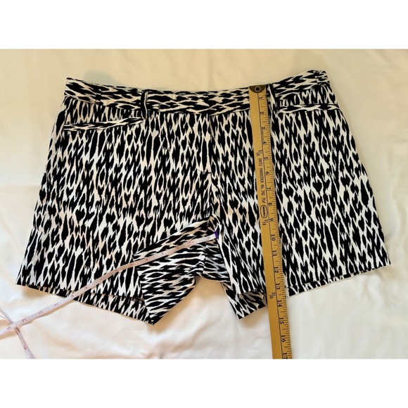 Laundry Shelli Segal Size‎ 10 Black & White Print Flat Front Shorts Cotton Blend - Picture 4 of 10